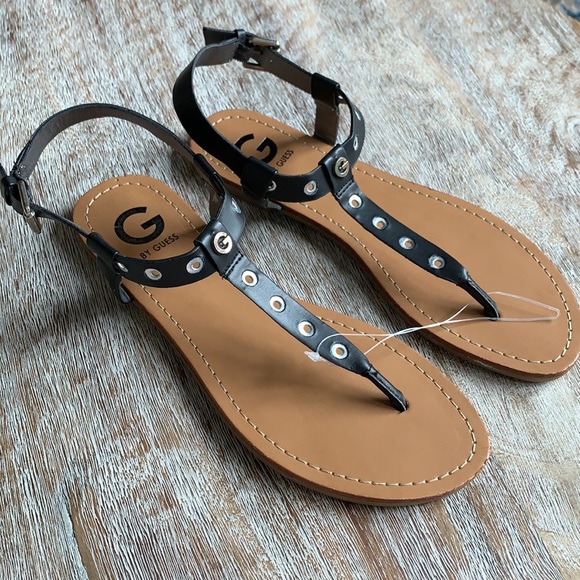๐ Guess Black Silver Grommet Sandals 9 NWOT - Picture 8 of 8